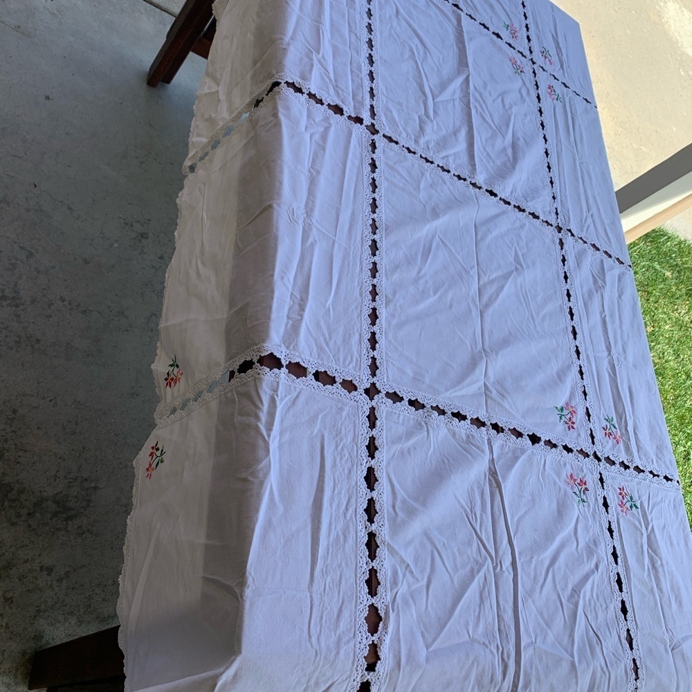 Table cloths - Picture 3 of 7